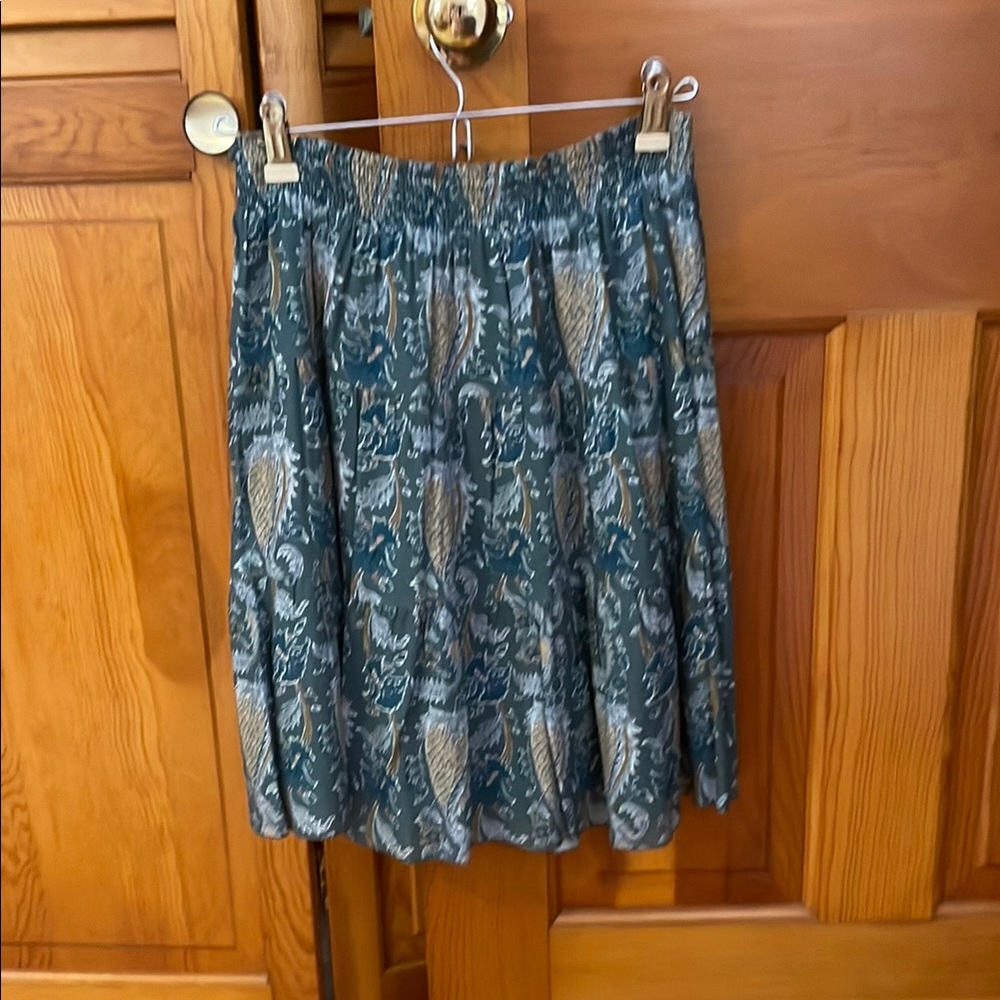 Elegant Paisley Mini Skirt in Teal and Cream